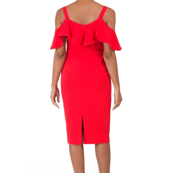 Red dress - Picture 2 of 6